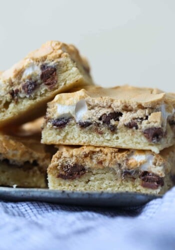 Image of a Stack of Mud Hen Bars